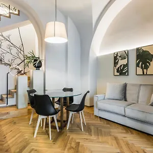Ferrini - Piazza Trento Apartment